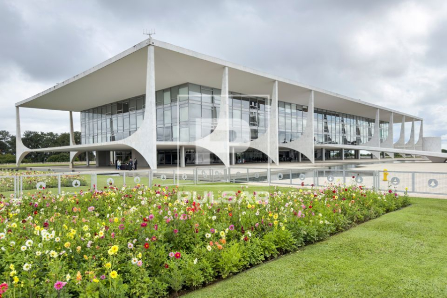 Brasil poderia economizar R$ 186 bi em dez anos com controle de supersalários, diz instituto