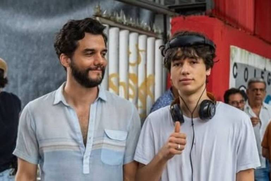 Filho de Wagner Moura compartilha registro com pai: “Te amo”