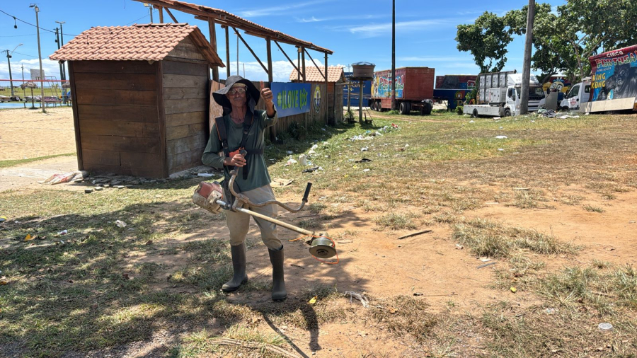 Prefeitura realiza limpeza e roçagem na Avenida Soares Lopes