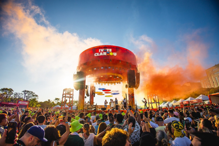 VÍDEO: Ivete Sangalo compartilha bastidores para retorno aos palcos do 'Ivete Clareou'; projeto ganhou novas datas em 2026