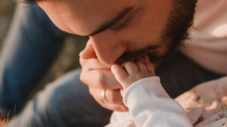 Nova lei amplia licença-paternidade no Brasil; saiba quais as principais mudanças