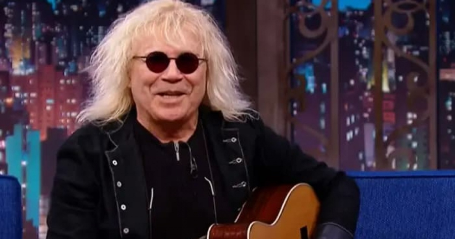 Cantor Ovelha recebe alta após passar por cirurgia cardíaca de urgência