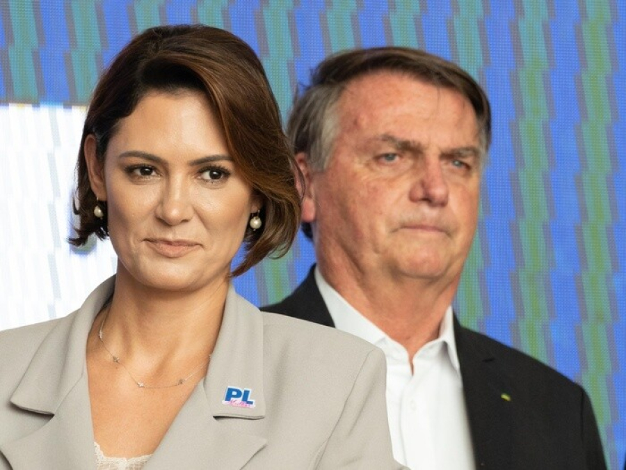 Michelle Bolsonaro atualiza estado de saúde de ex-presidente