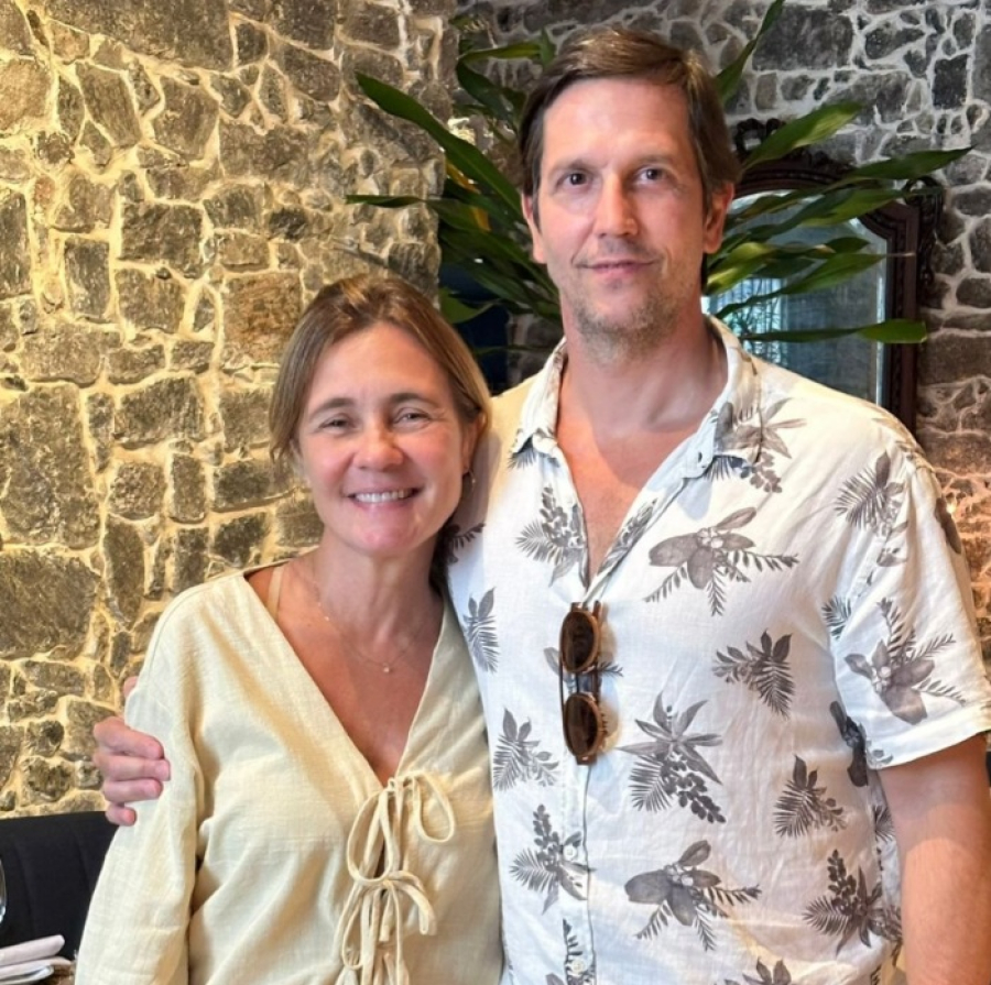 Adriana Esteves e Vladimir Brichta passam Semana Santa em Salvador e visitam restaurante na Rua Chile