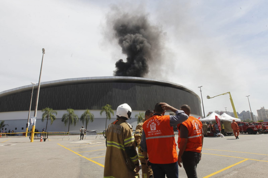 Fogo em velódromo, onde há competições e treinos de 30 modalidades, atingiu sala de museu olímpico