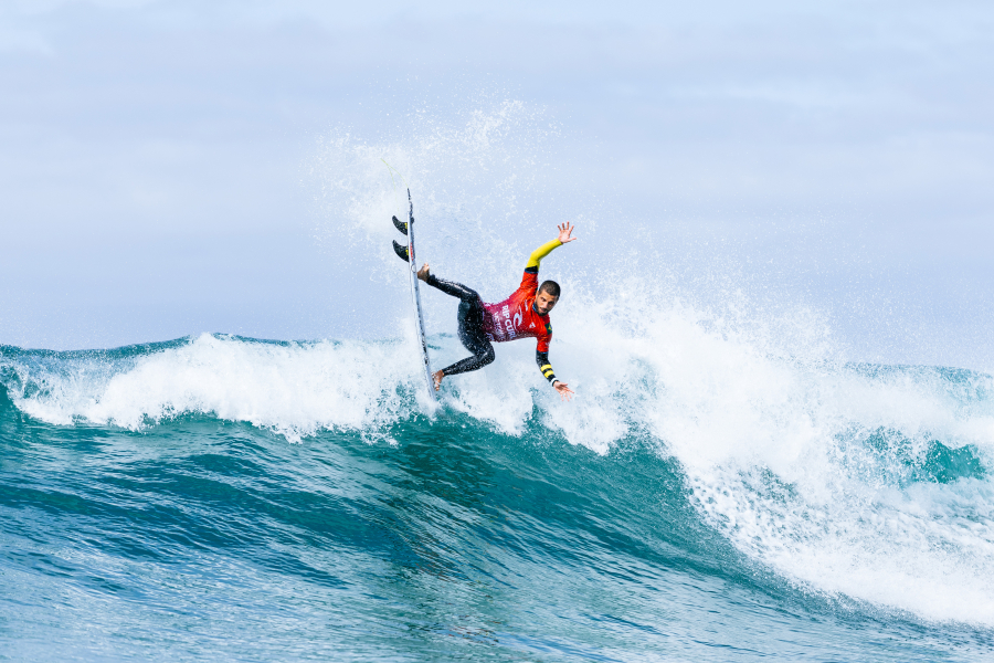 WSL: Surfistas brasileiros se destacam e avançam em Bells Beach