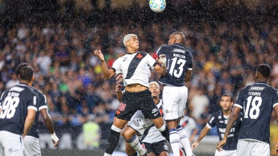 Após atraso devido à chuva, Remo e Vasco empatam pelo Brasileirão