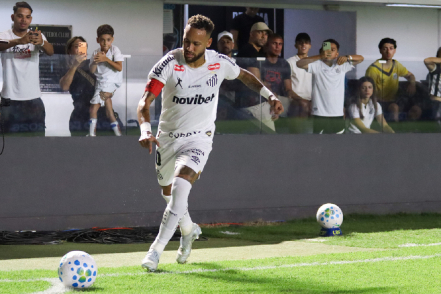Com Neymar mais ativo em campo, Santos vence Atlético-MG por 1 a 0