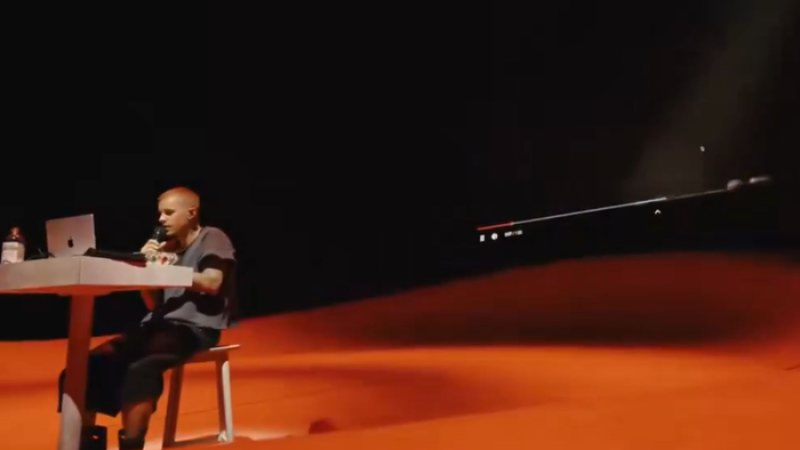 PREGUIÇOSO? Justin Bieber é detonado por fãs após show 'minimalista' no Coachella