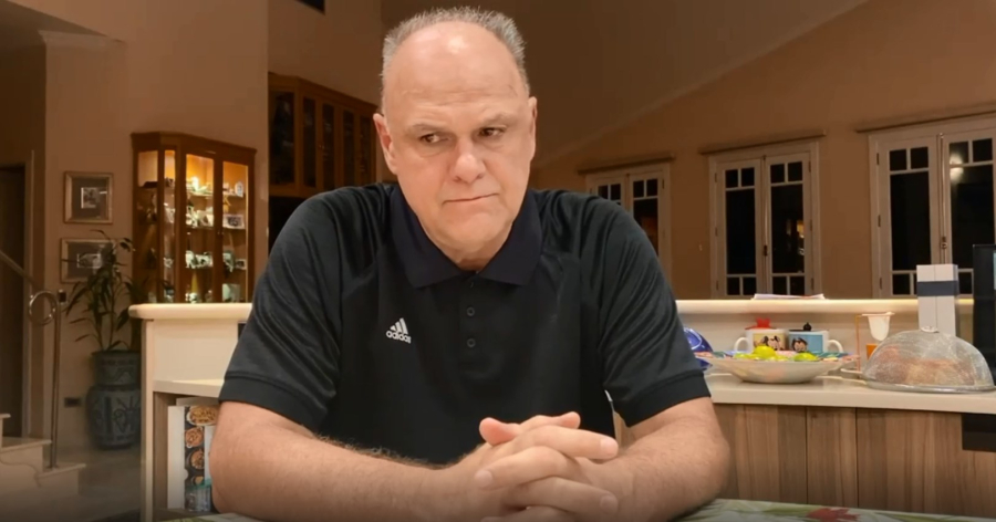 Morre Oscar Schmidt, lenda do basquete mundial, aos 68 anos