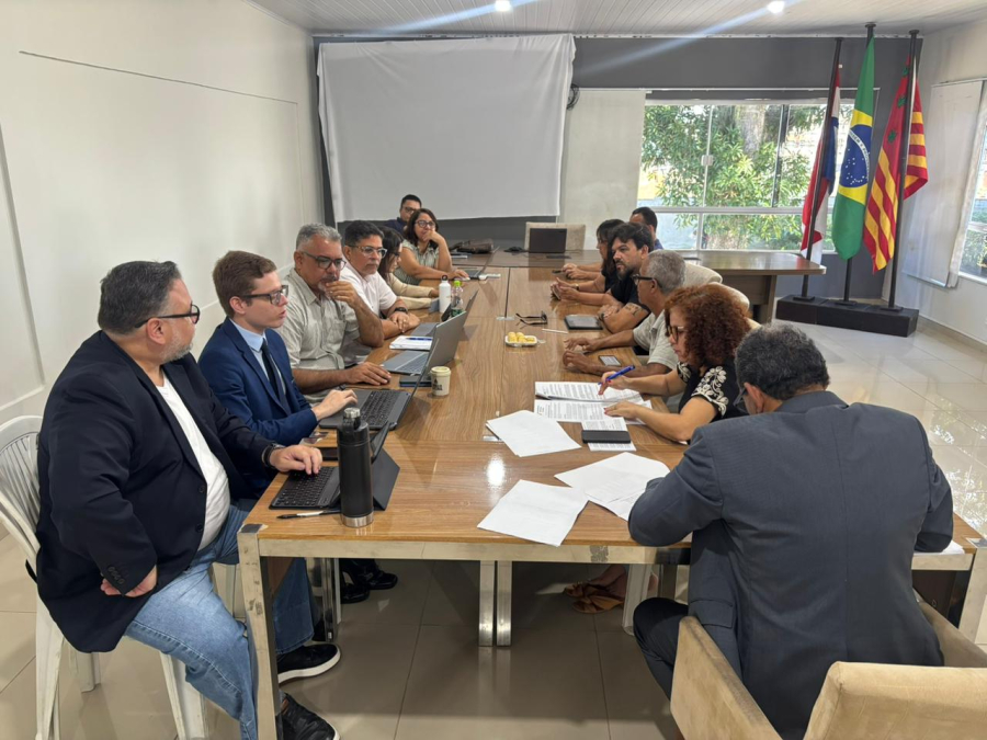 Prefeitura de Ilhéus apresenta proposta que garante piso do magistério e amplia benefícios para trabalhadores da educação