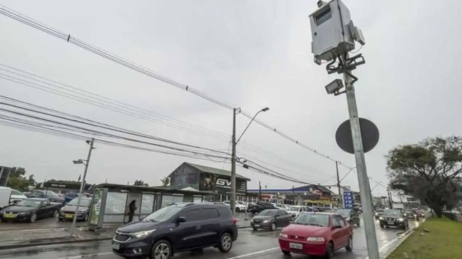 ATENÇÃO! Radares com IA já estão funcionando e flagram uso de celular e falta de cinto de segurança; confira