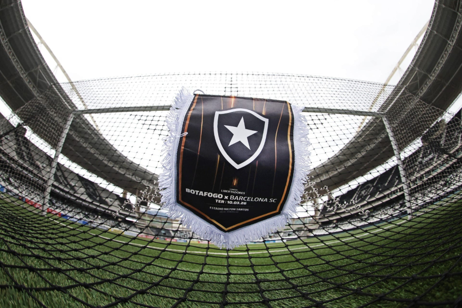 Botafogo entra com recuperação judicial e acirra disputa de Textor pelo comando da SAF