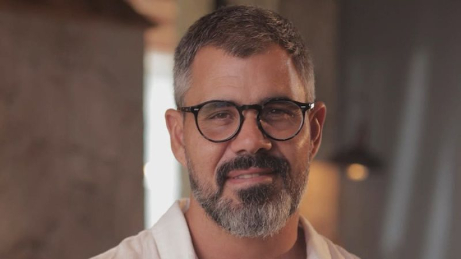 Em meio à polêmica, Juliano Cazarré se pronuncia sobre críticas: 