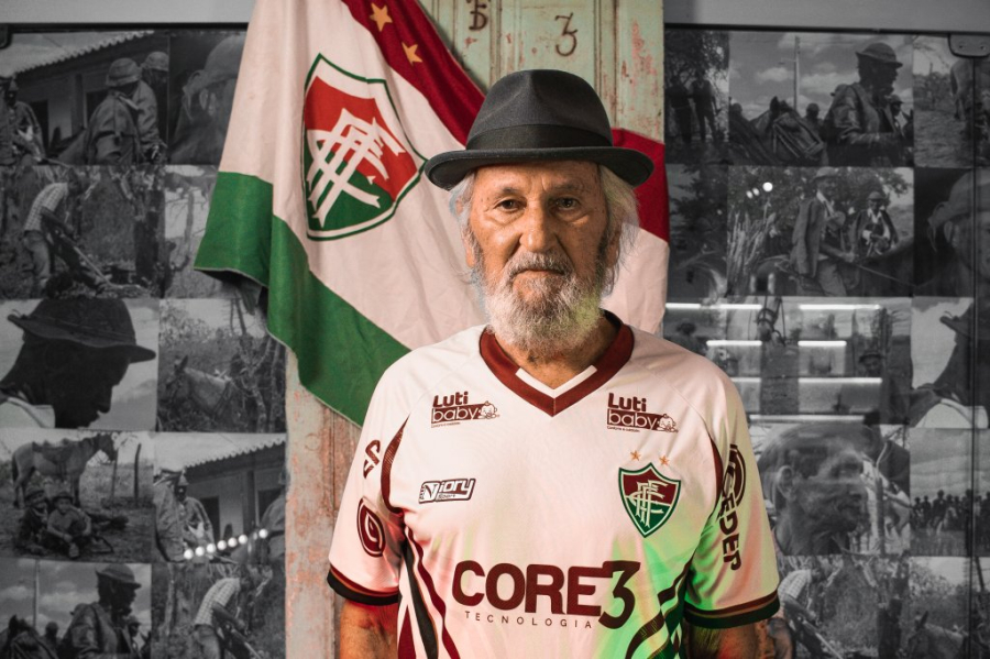 Fluminense de Feira lança uniforme e homenageia poetas feirenses