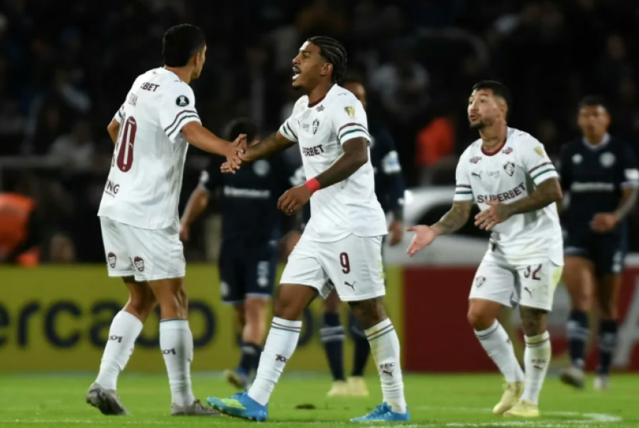 Fluminense arranca empate na Argentina e continua vivo na Libertadores