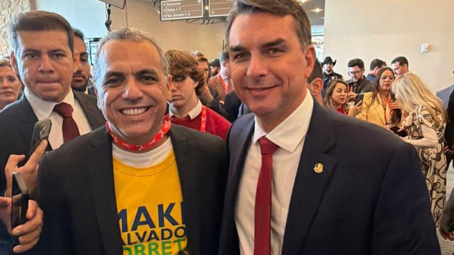 Cezar Leite se pronuncia sobre homenagem a Flávio Bolsonaro em Salvador após revelação de áudios a Daniel Vorcaro