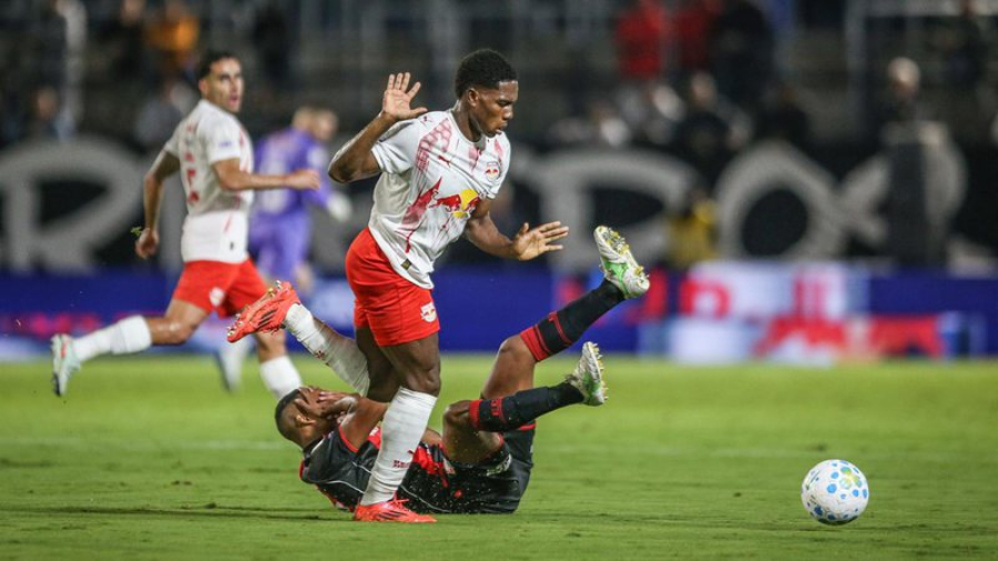 Com direito a gol de goleiro, Vitória perde fora de casa para RB Bragantino e segue jejum como visitante