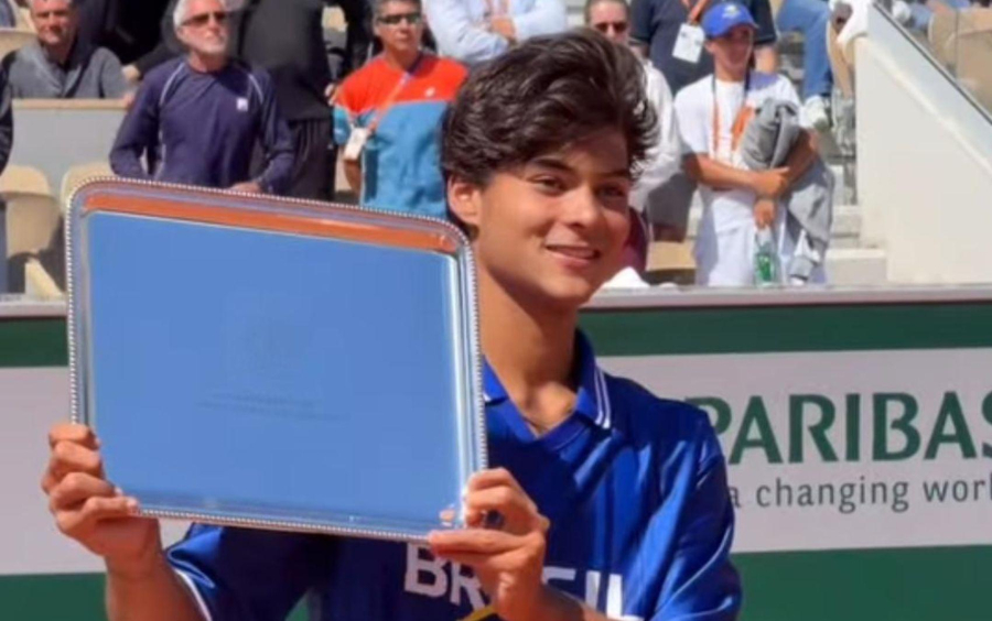 Guto Miguel se torna 1º brasileiro campeão juvenil em Roland Garros