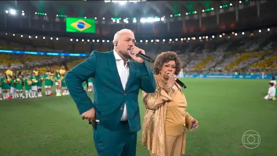 Belo faz piada com críticas a hino cantado com Alcione no Maracanã