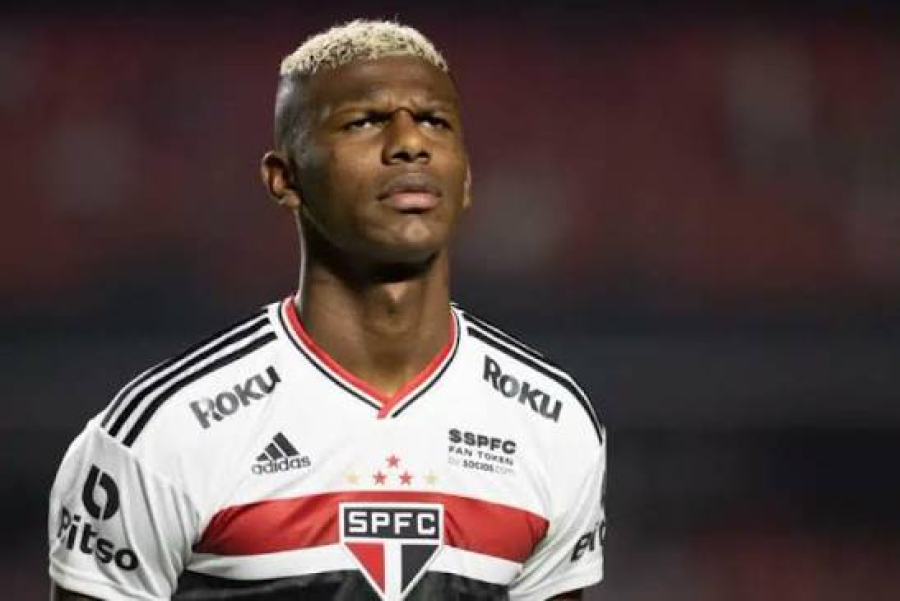   Especulado no Vitória, zagueiro Arboleda é reintegrado ao elenco do São Paulo